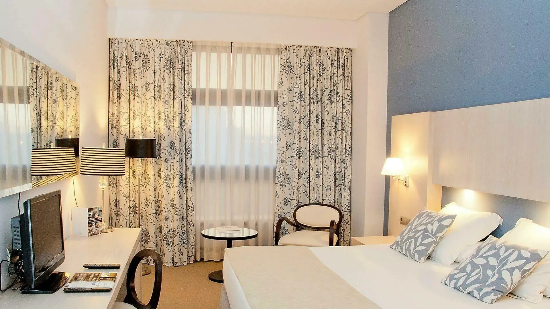 Hotel Nuevo Boston Madrid 4*,  İspanya
